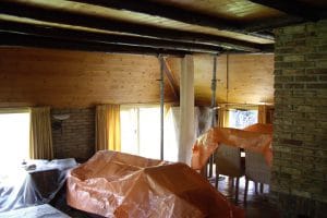 Woning tijdens houtwormbestrijding